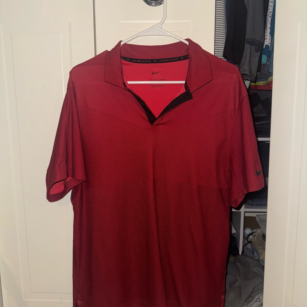 Nike Tiger Woods Sunday Red Dri-fit ADV Golf Polo
